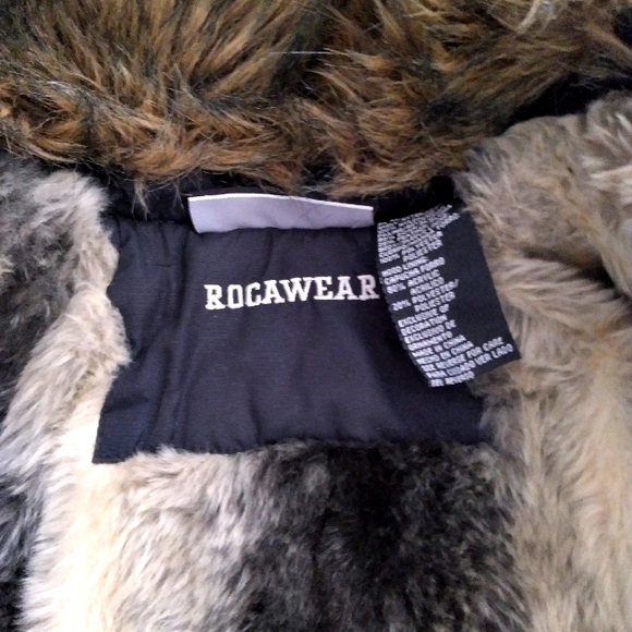 Rocawear Jacket, Size 3T, Black with Faux Fur - Picture 3 of 8
